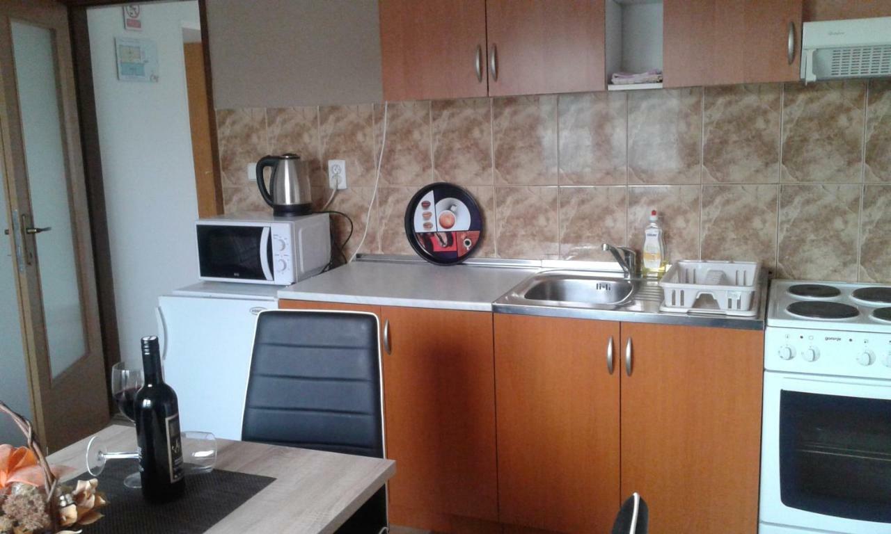 Guest House Ana ซาดาร์ ภายนอก รูปภาพ